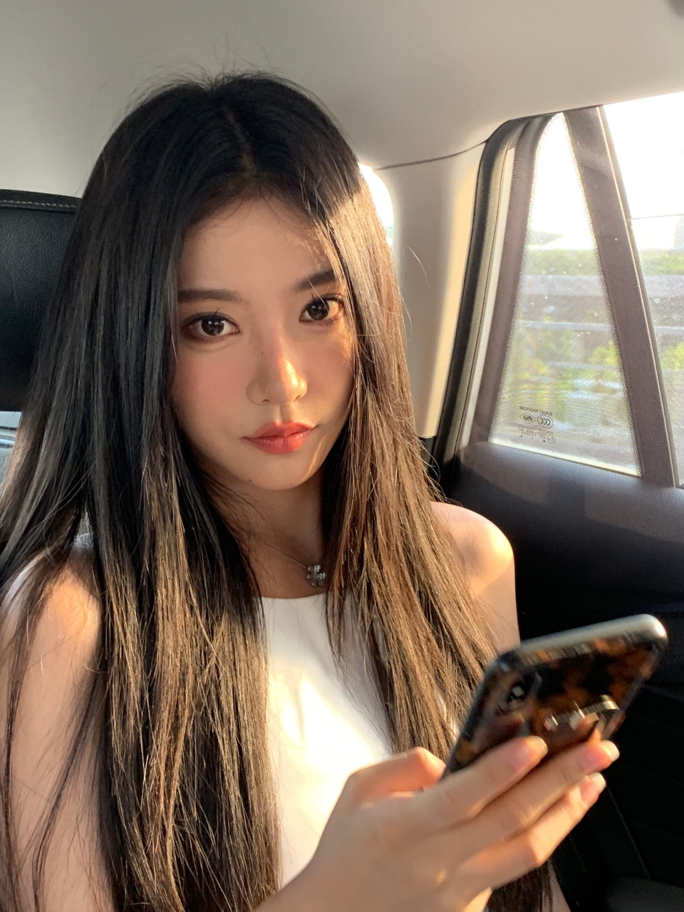 香车美女小网红～"迪迪不畏"