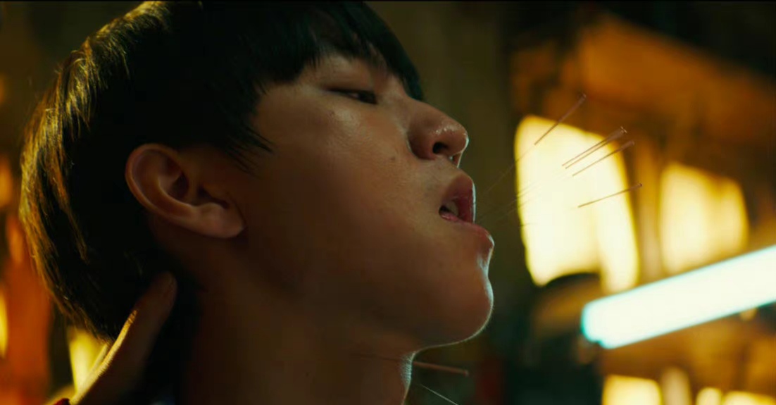 葛优王俊凯电影《刺猬》预告:精神病人和口吃少年的"怪咖"联手