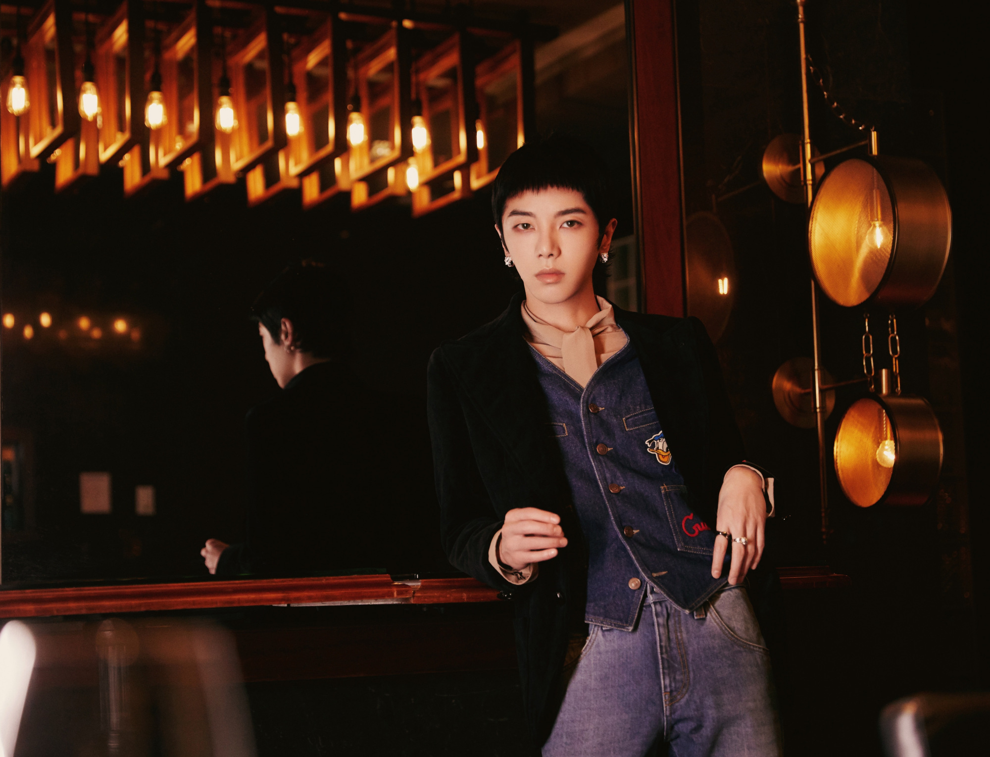 华晨宇出席活动造型,gucci套装文艺且复古