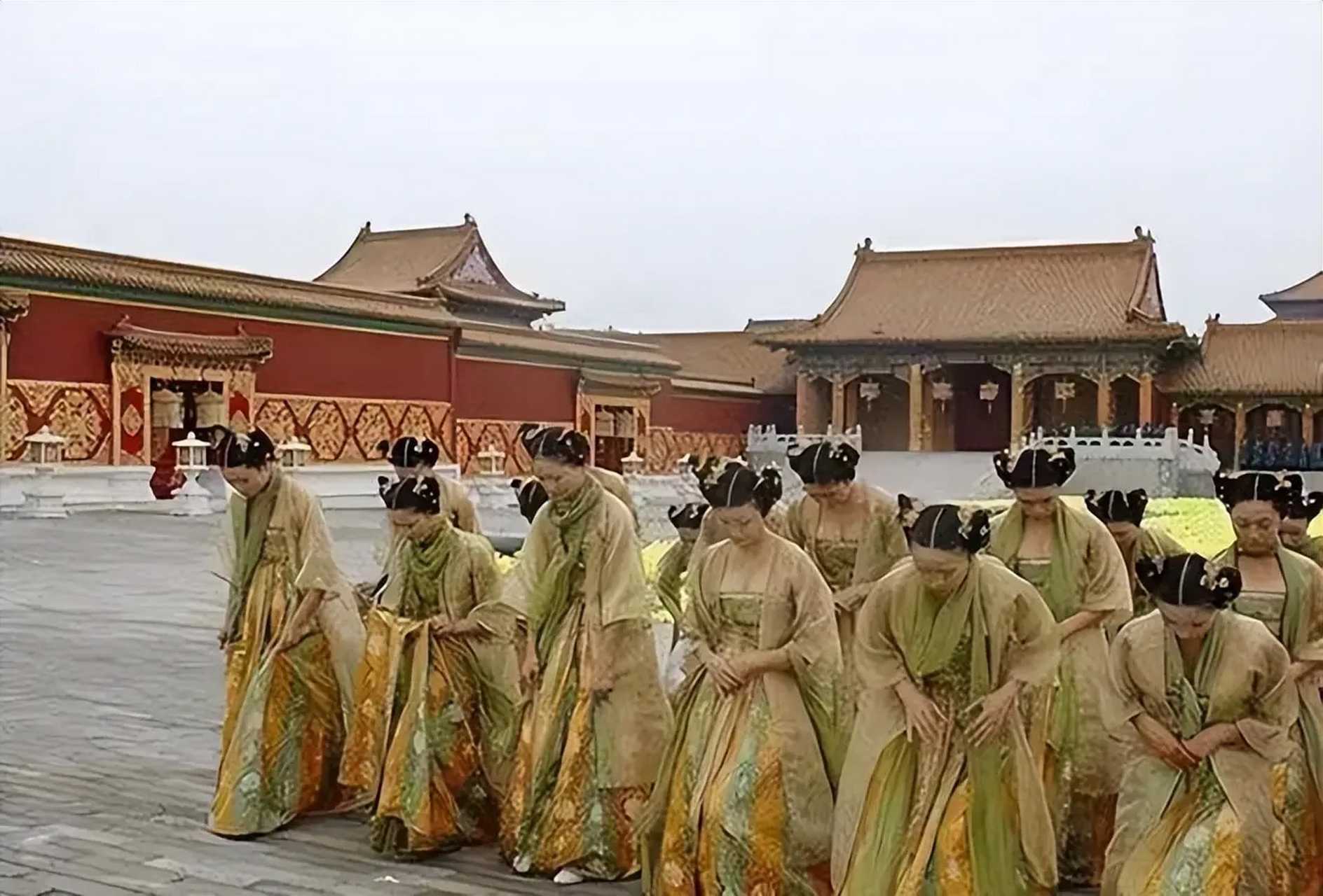 1420年,朱棣将3000宫女活剐.