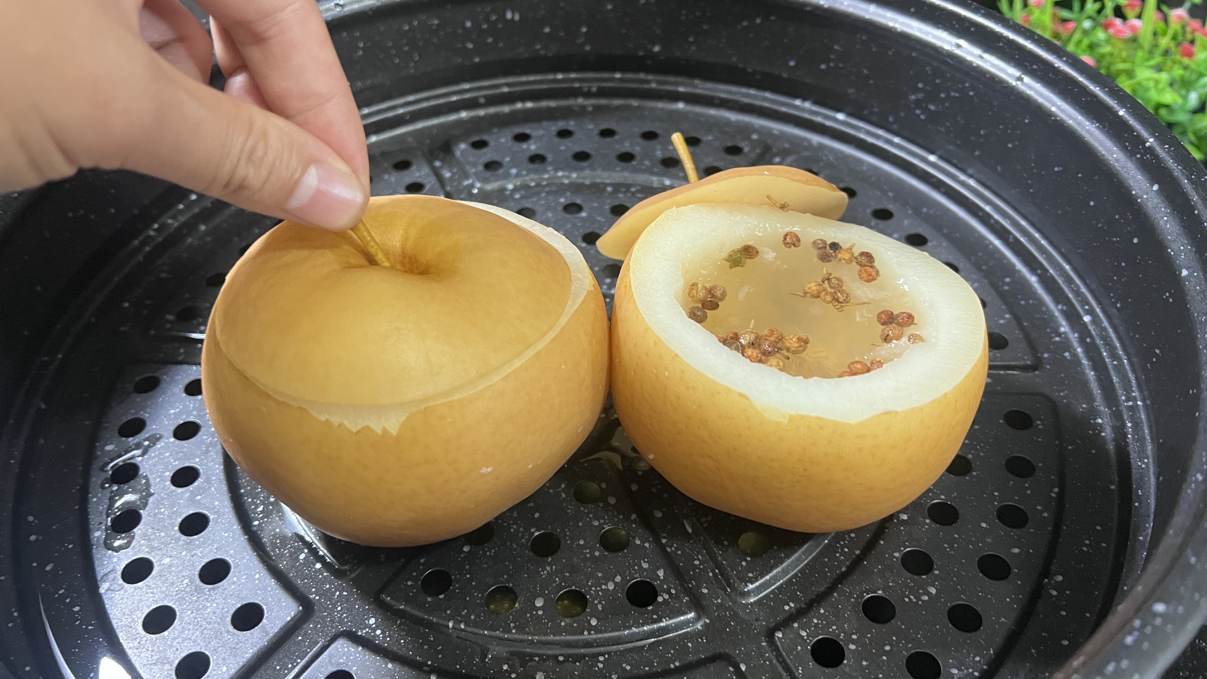 把花椒和梨放锅里蒸一蒸,作用太厉害了,帮助很多家庭解决了烦恼