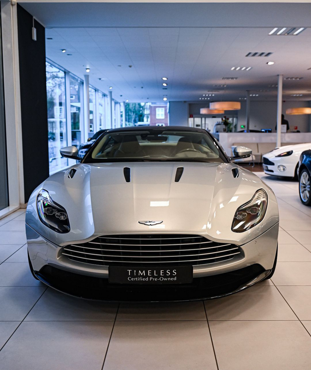 英国豪华跑车阿斯顿.马丁 db11