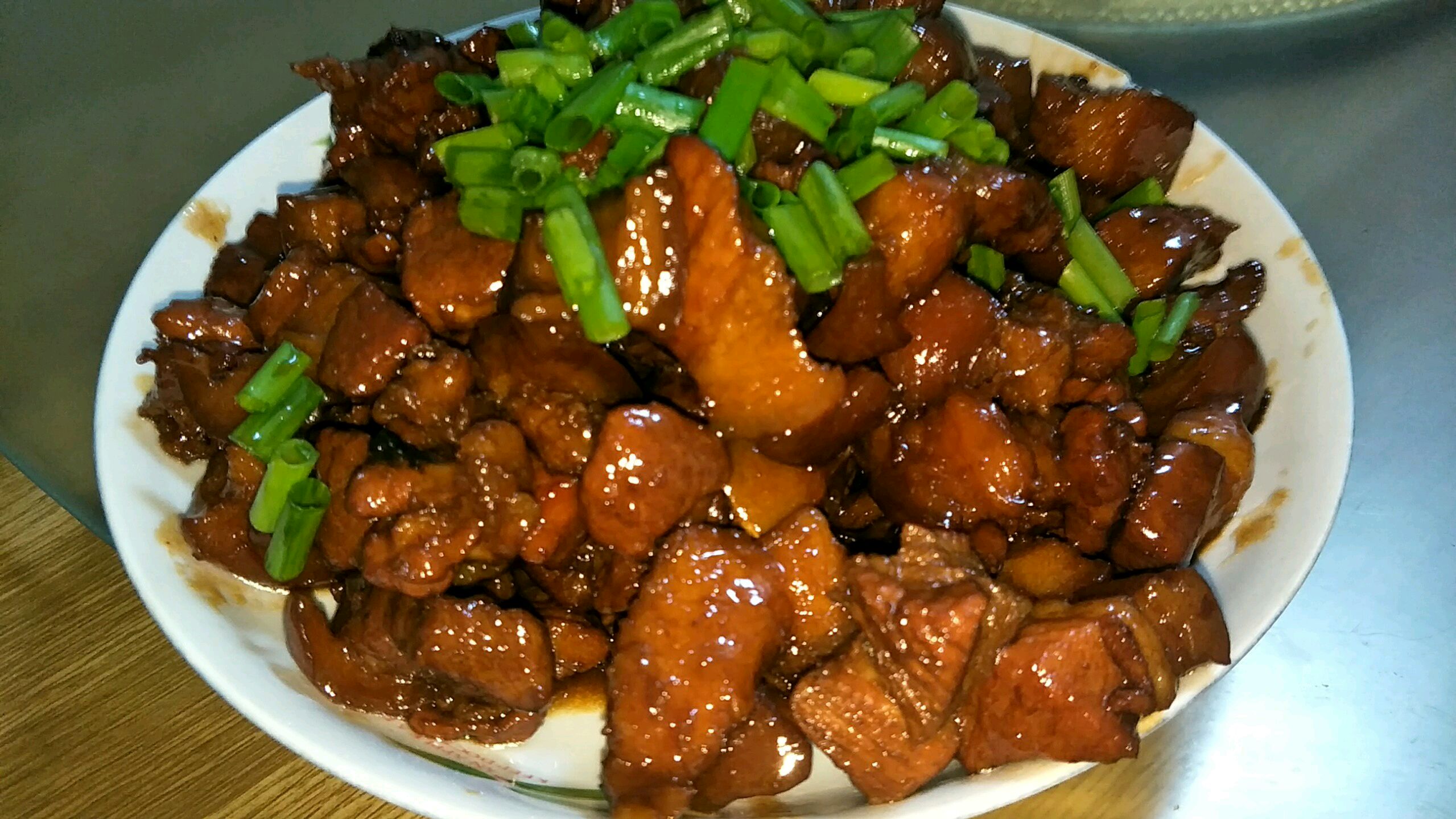 15.8一斤猪肉,小玲买了52元的猪胸口肉,做红烧肉瘦肉很多,过瘾