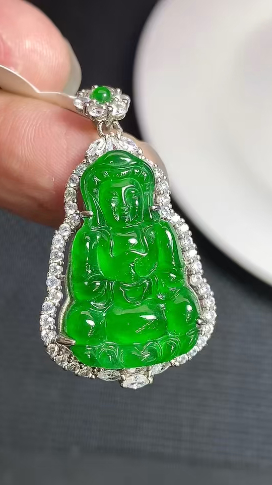 925帝王绿观音吊坠