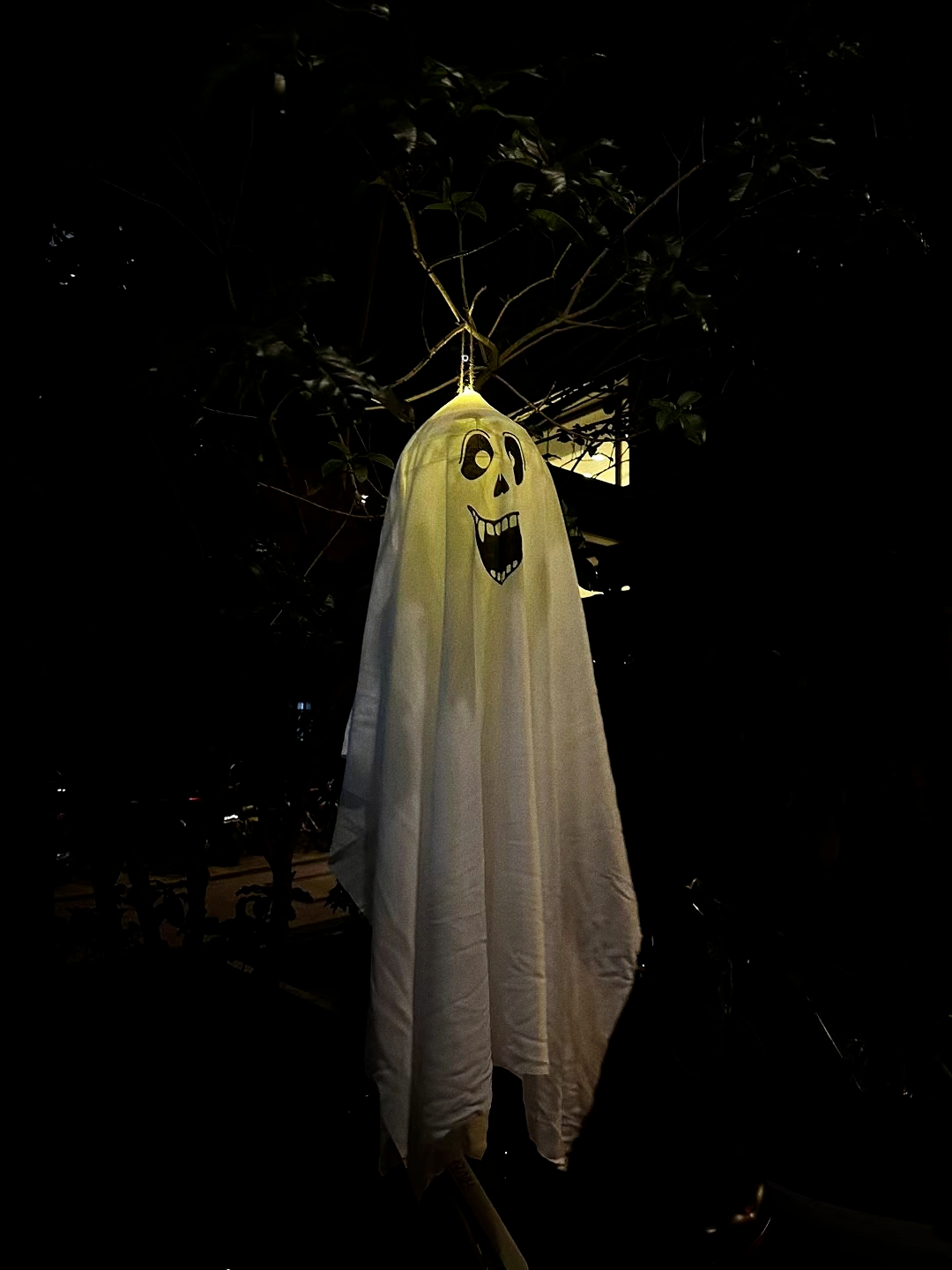 脑血管死鬼缠身鬼节晚上外面图片鬼抽烟坟墓恐怖阴森图片阴森森的图片