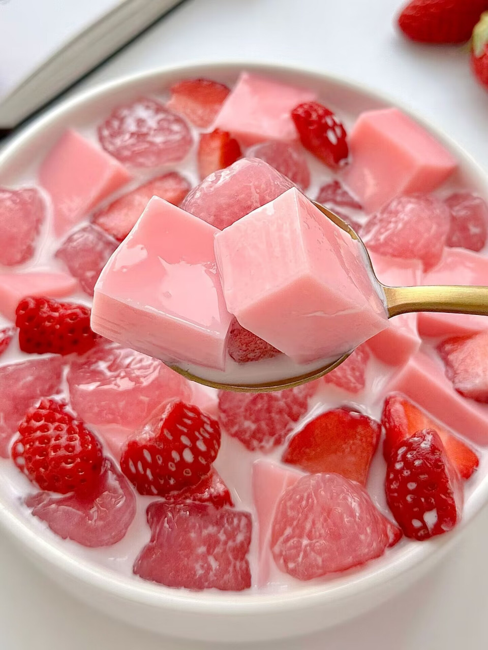 草莓阿达子真的好好吃!