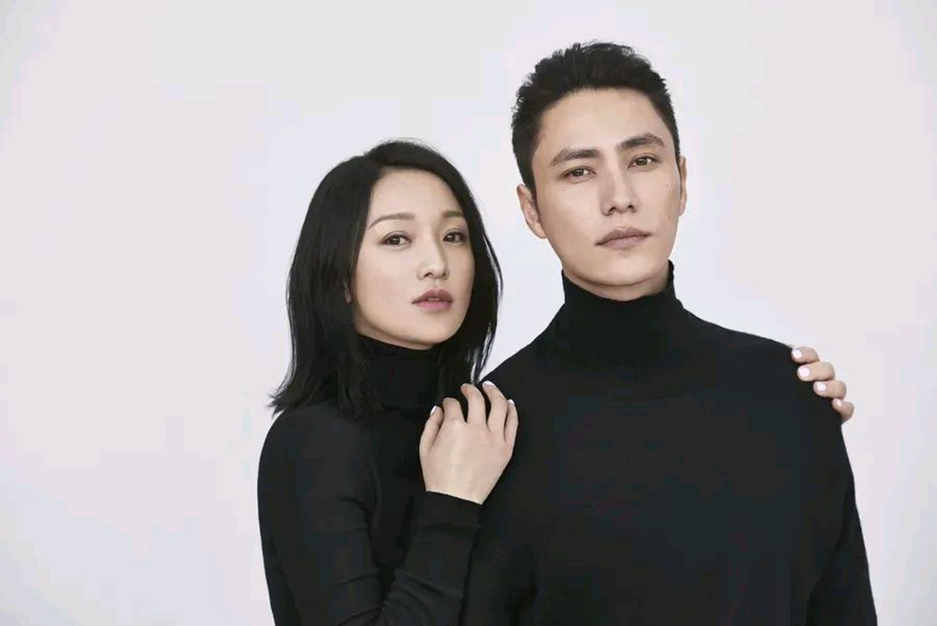 陈坤和周迅是已经认识了20多年的老朋友,他们买的房子也是相邻楼层.