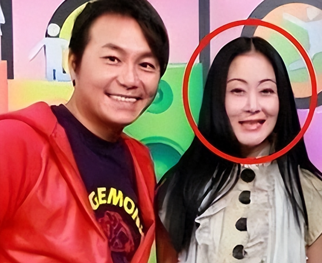 21岁的于佳卉,在人生的十字路口不假思索地选择了张孝正,她放弃了自己