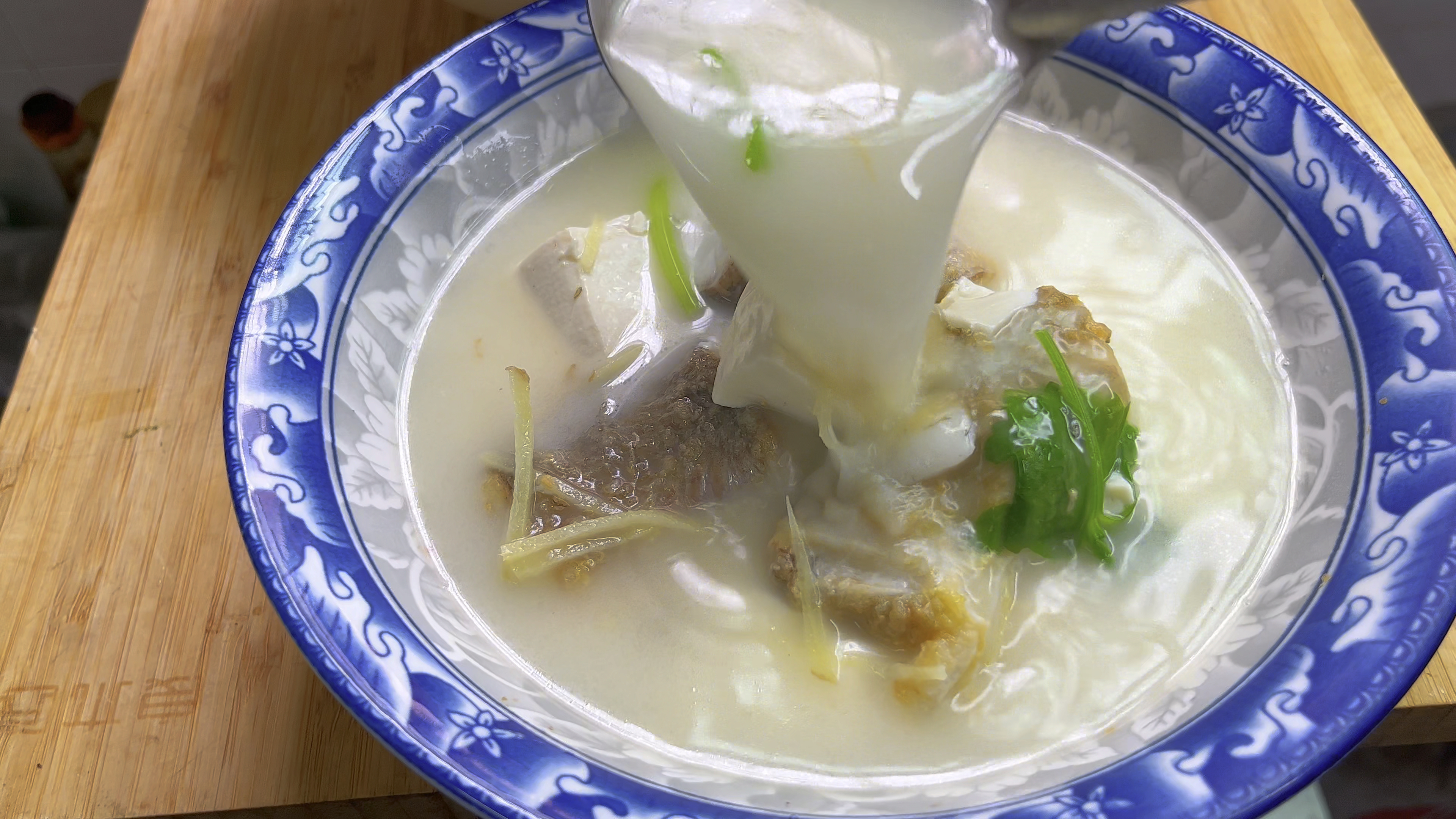 十月沙光赛参汤,大厨教你沙光鱼汤,汤鲜味美肉嫩滑