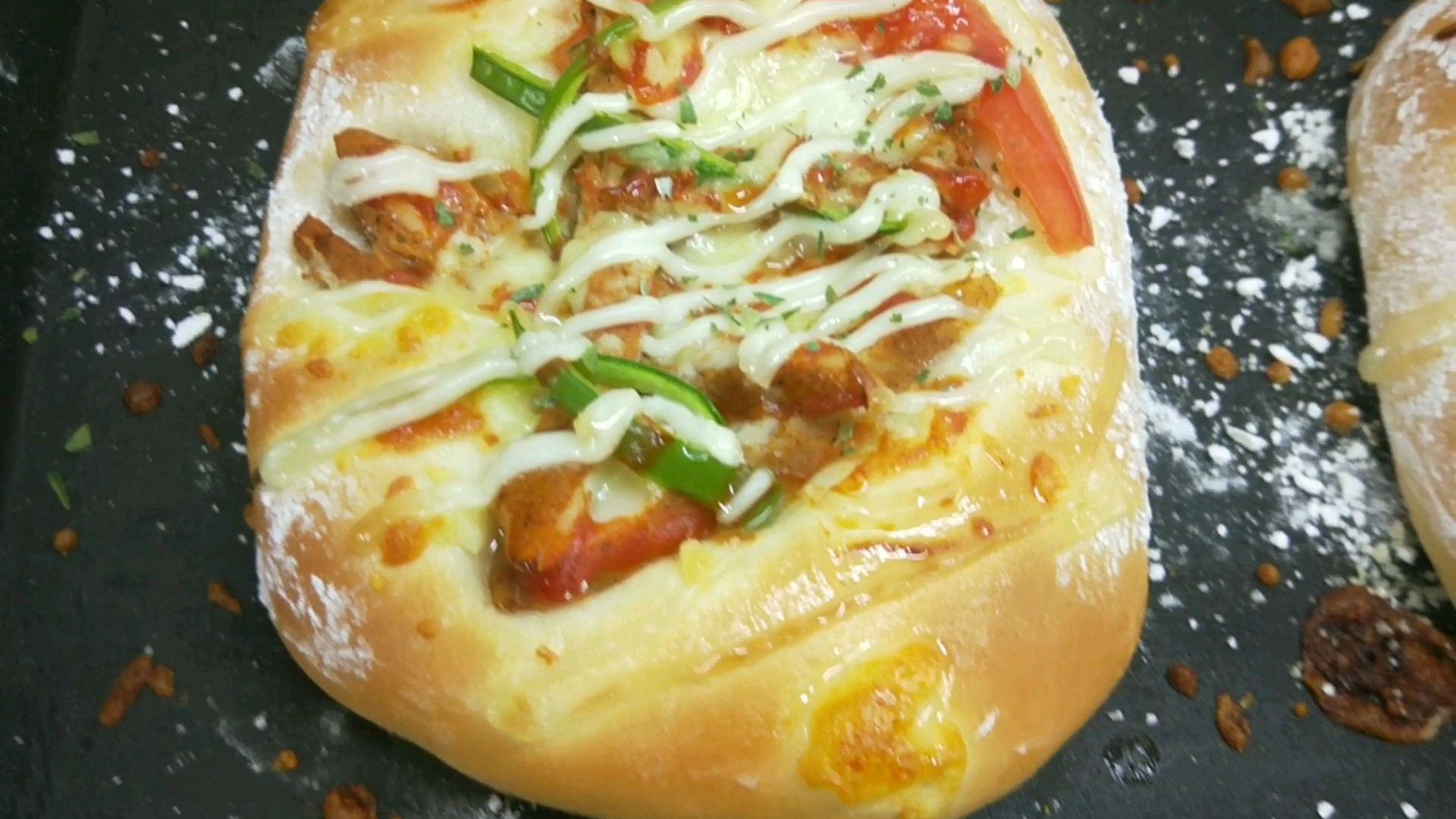 肉食面包不容错过的香雪鸡排披萨,这个夏天正好