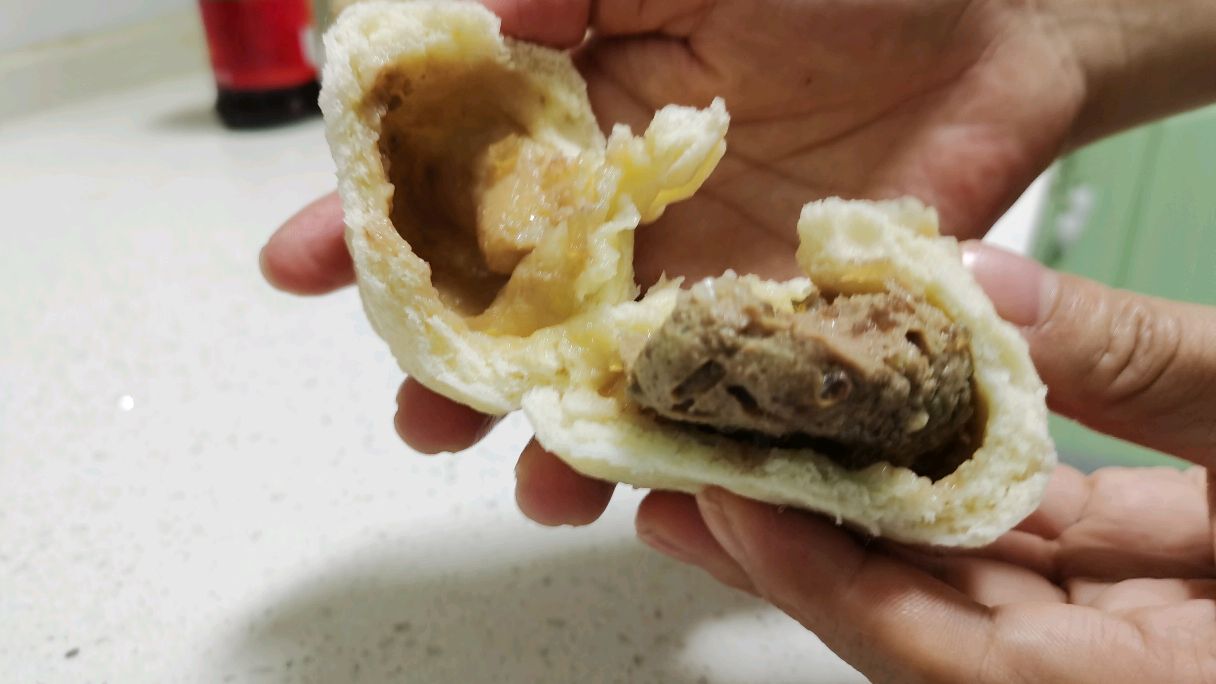夏天的面粉发酵快,晚上就做一份香菇牛肉包,孩子一次吃三个