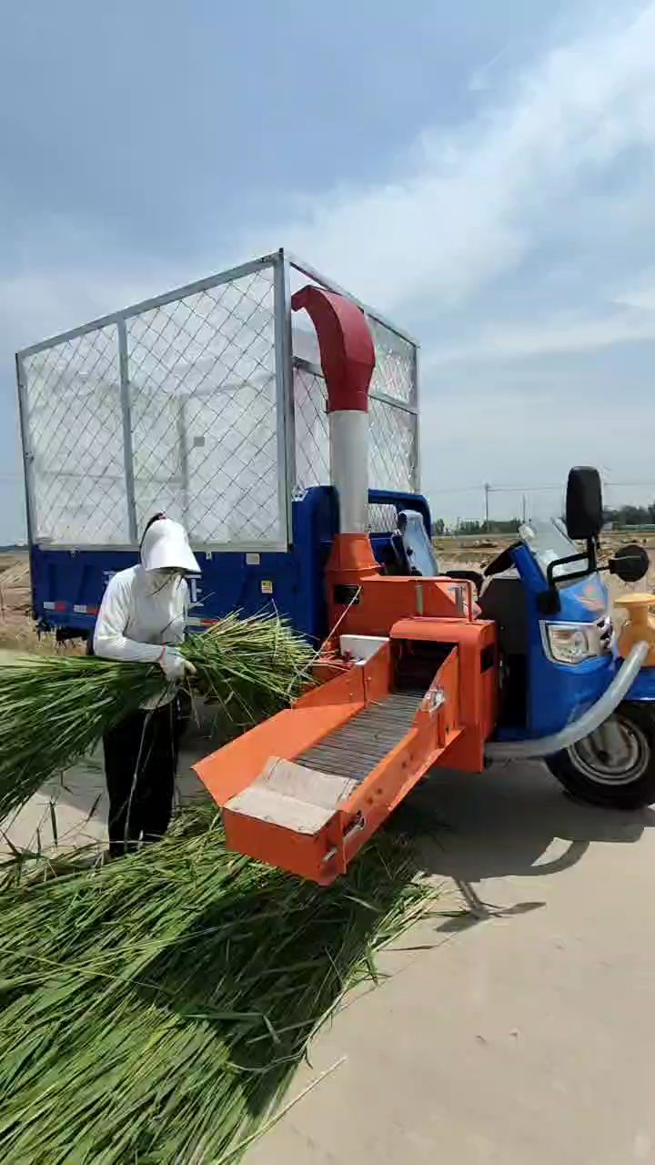 农用三轮车加装铡草机图片