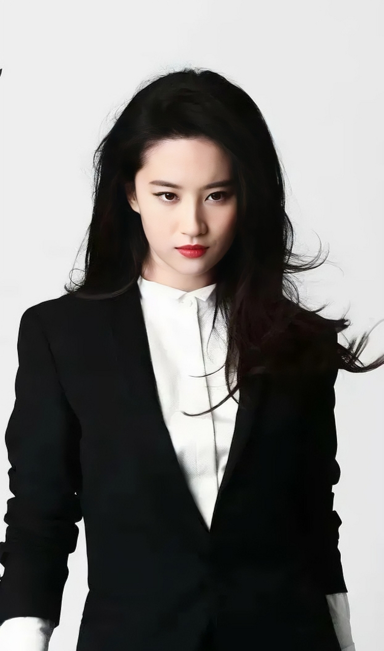 刘亦菲职业装很有设计感,显得她很有气质#娱乐大赏# #惊艳瞬间# #娱乐