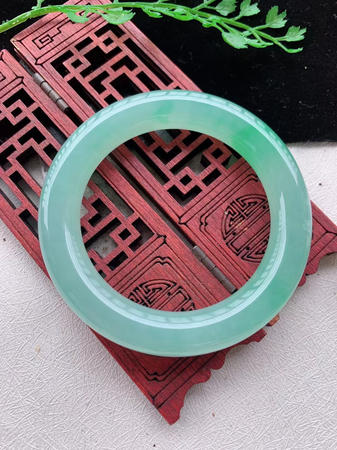 冰种晴水飘阳绿翡翠手镯