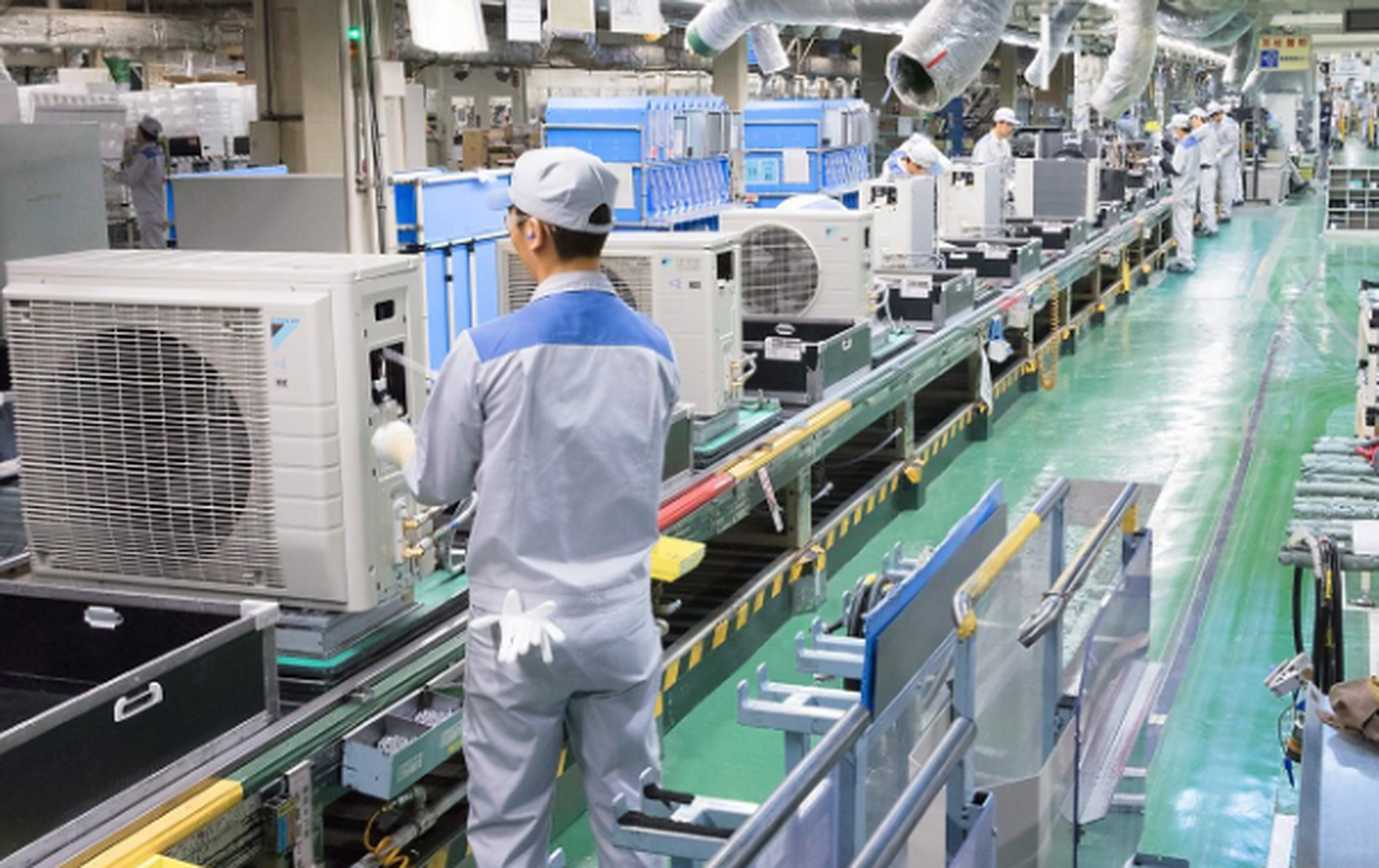 据《日经新闻》报道,松下不惜出资7000万美元,把空调压缩机生产线从