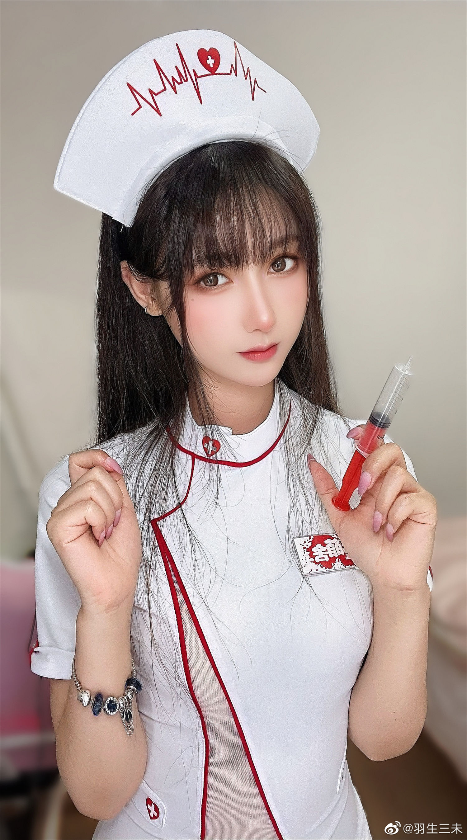 羽生三未的微博cos鉴赏,银光闪闪的不是十字架而是针头 羽生三未的微博cos鉴赏,银光闪闪的不是十字架而是针头