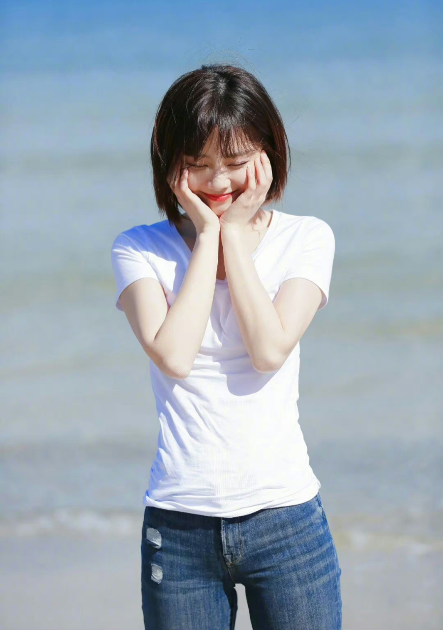 谭松韵# 海边随拍 好有夏天的味道