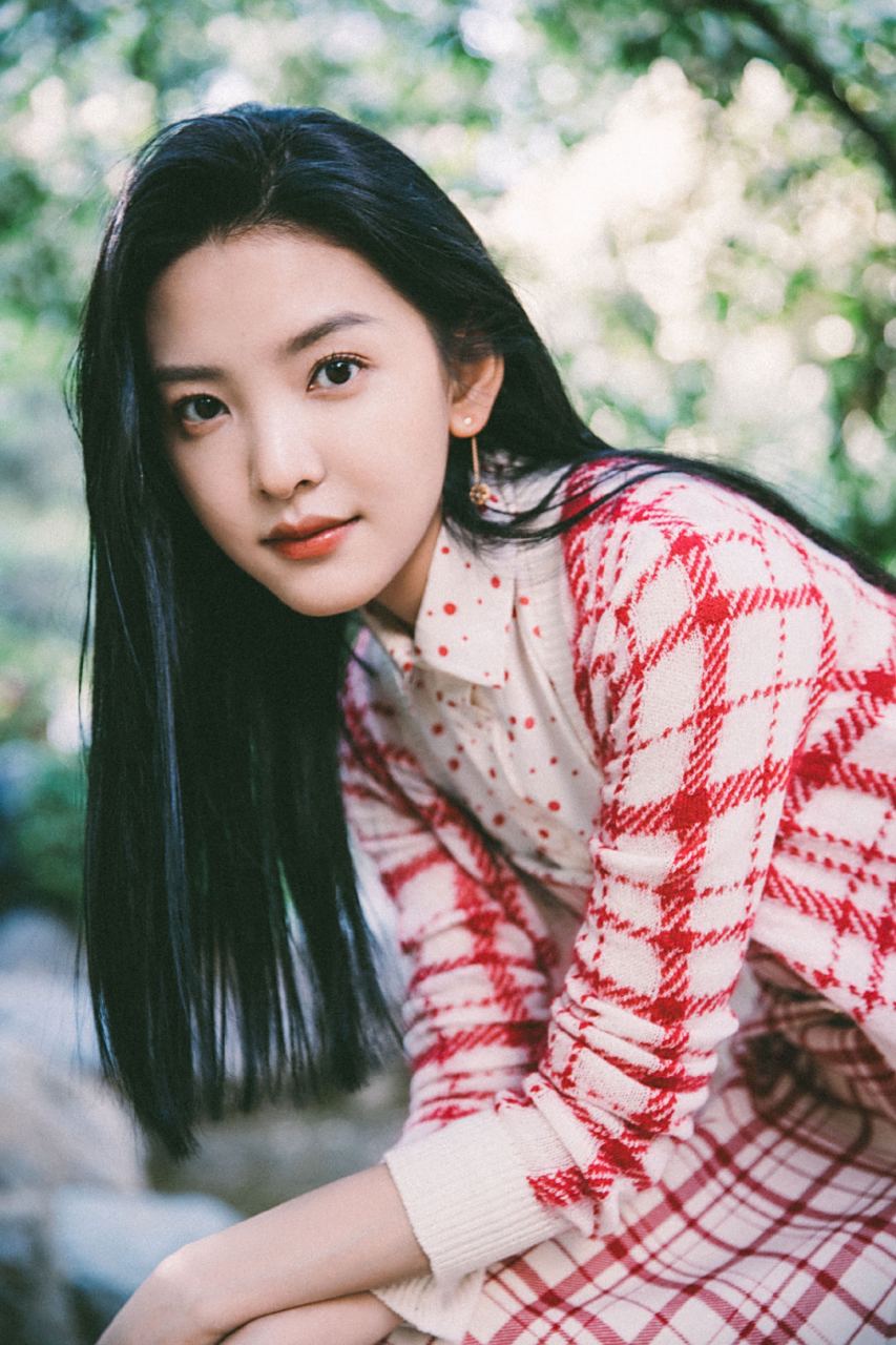 章若楠高清壁纸头像(五)[比心]