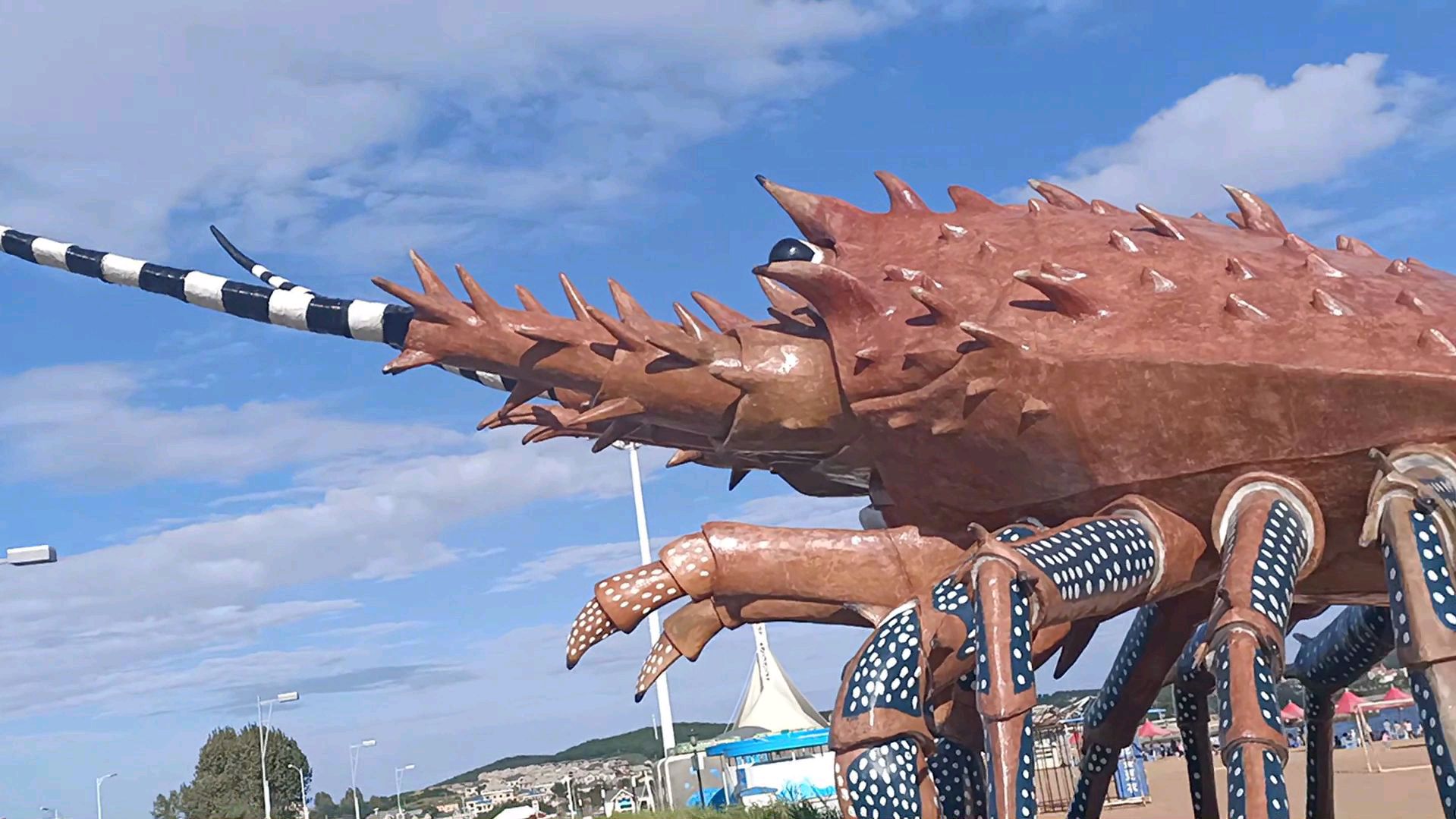 大连金石滩的龙虾和螃蟹雕塑,真是太大了好想吃一口