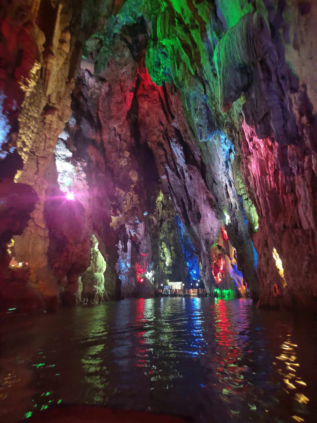 安顺龙宫风景区