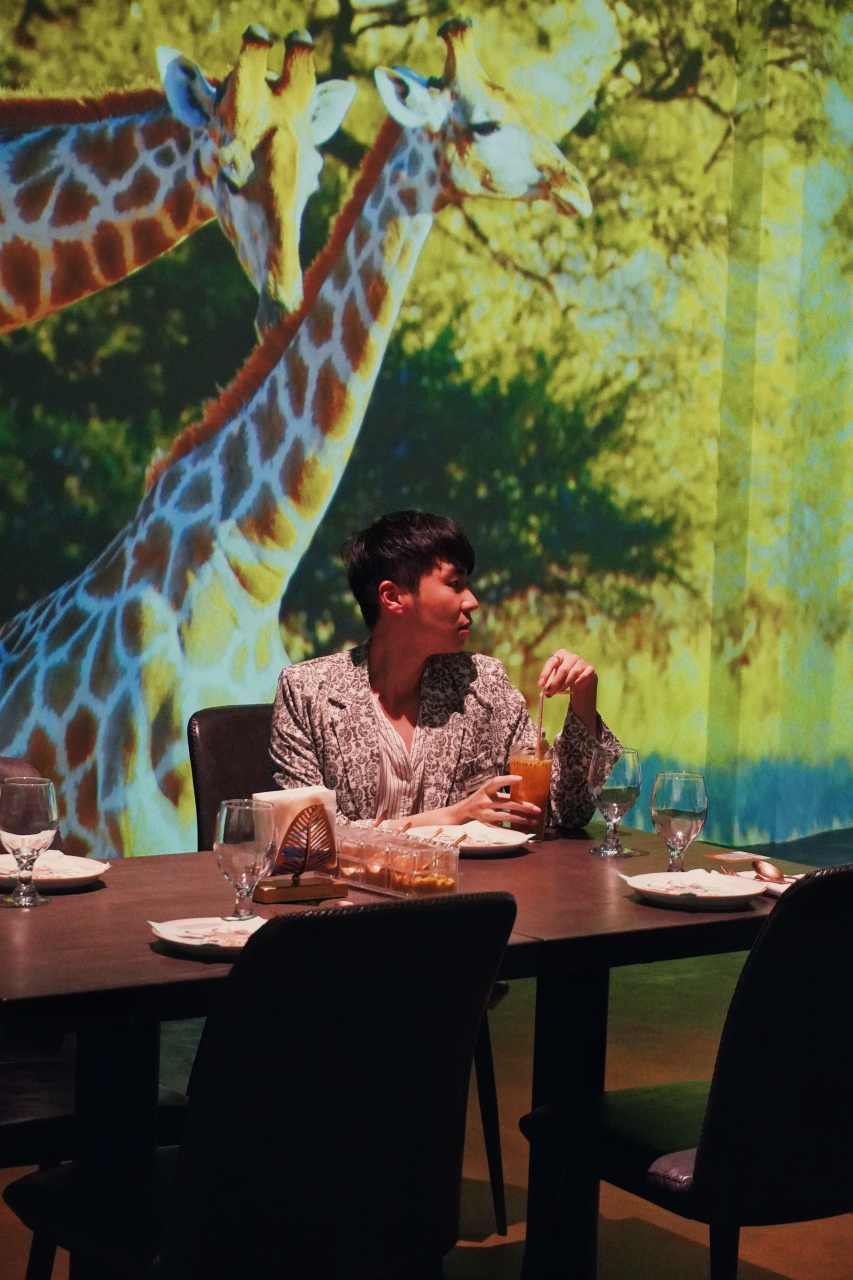 森巴lumina 360度沉浸式光影餐厅  五一小长假 约闺蜜在荣祥广场聚聚