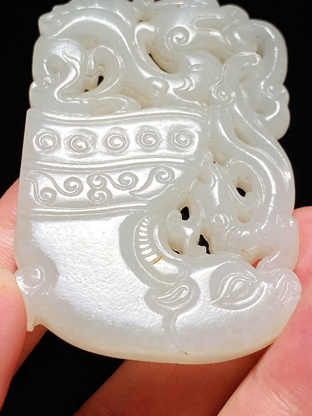 清乾隆 和田玉籽料 白玉 螭龙纹 牛觥 玉佩 挂件