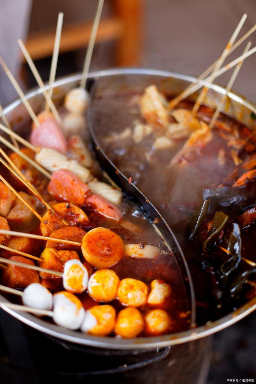 受不了,吃顿麻辣烫花70块钱,麻辣烫涨价涨的太离谱了  以前吃顿麻辣烫