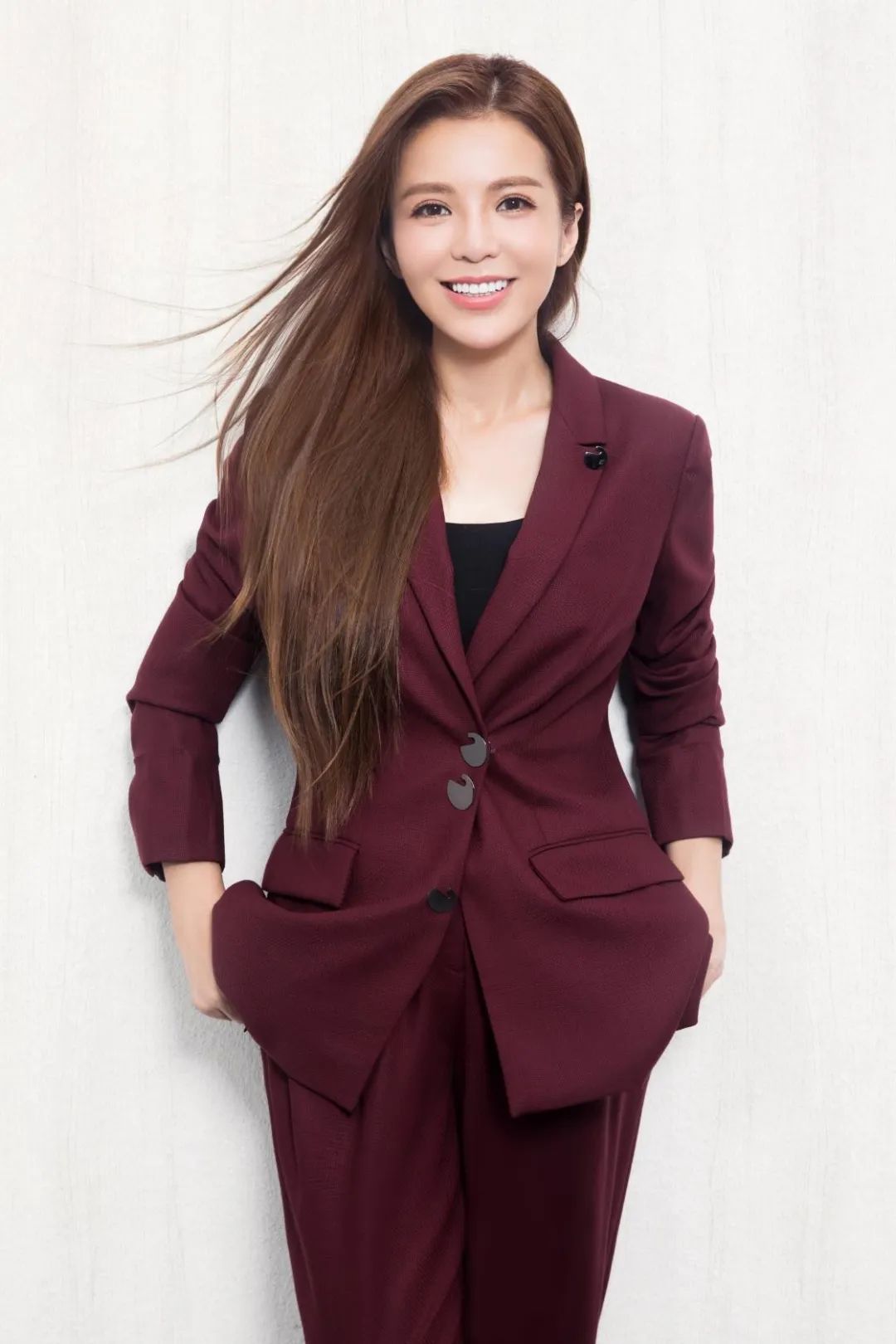 朱迅近照大变样,疑似整容失败,眼窝深陷嘴巴变歪,健康引担忧