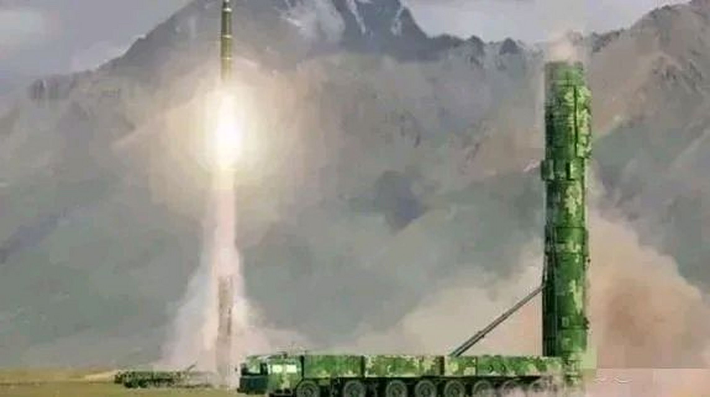 美国坐不住了,中国东风51己问世,震惊全球,东风51射程可达恐怖的18000