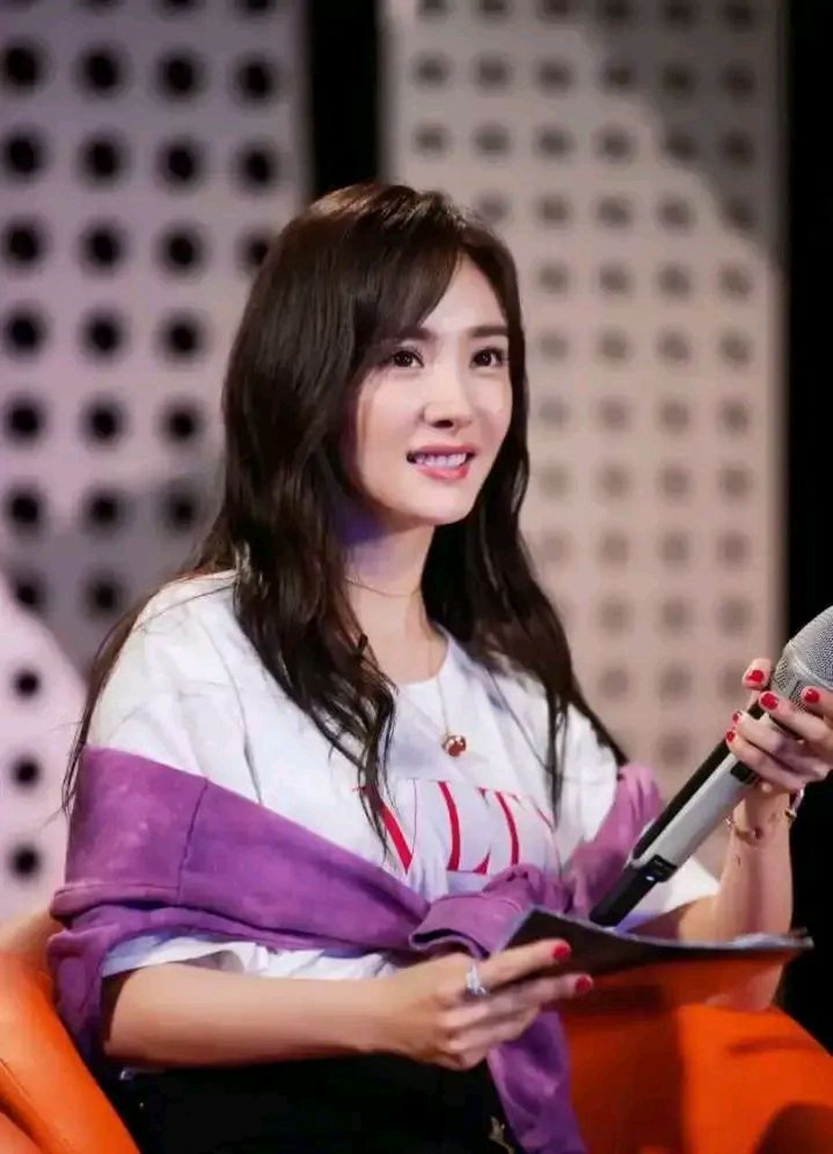 杨幂回答:不就是和导演睡一觉吗?睡了之后,事业将会一帆风顺.