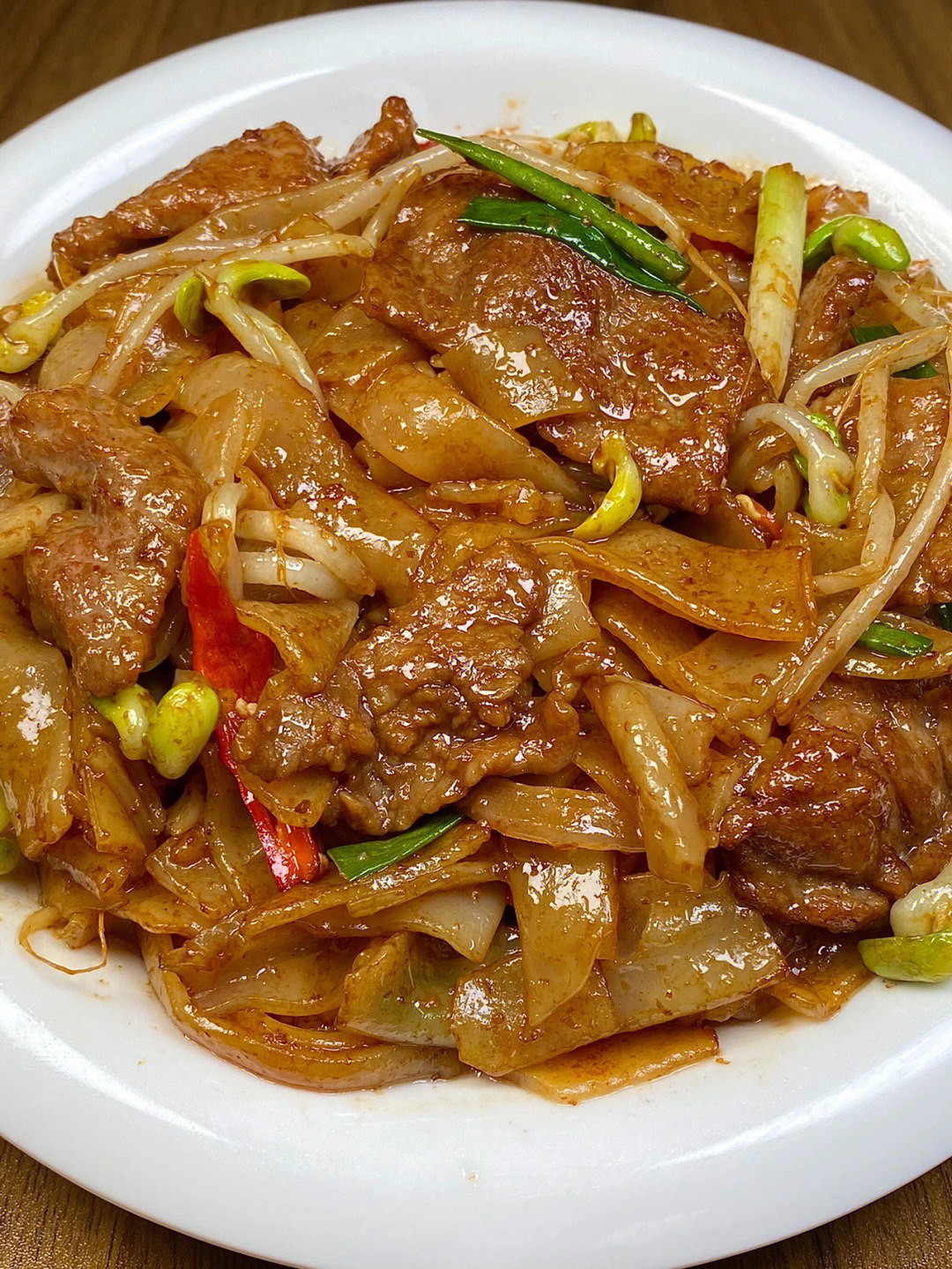 炒牛河泰好吃啦好香好香哇～ 一盘都不够我吃