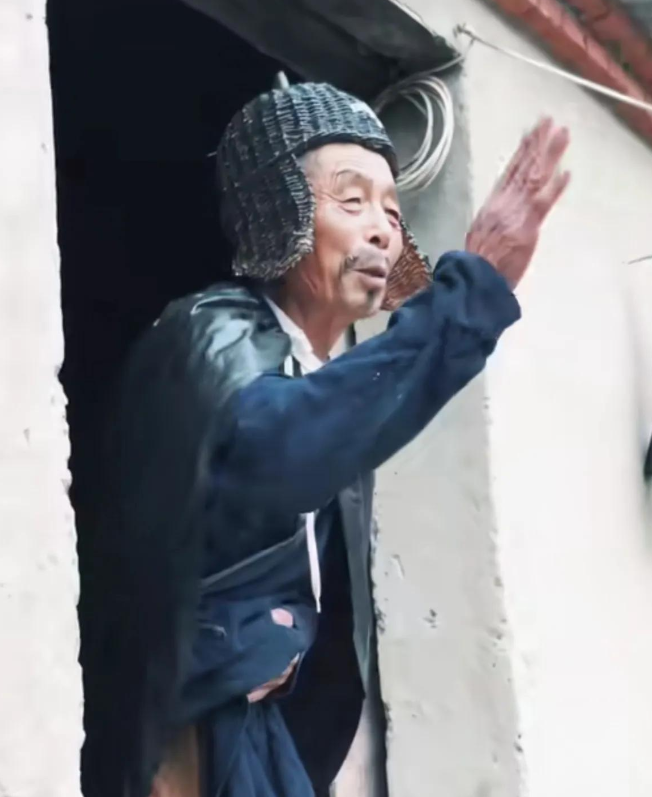 赵四自编自导电影青蜂侠,票房仅500元,网友们只称赞不买票