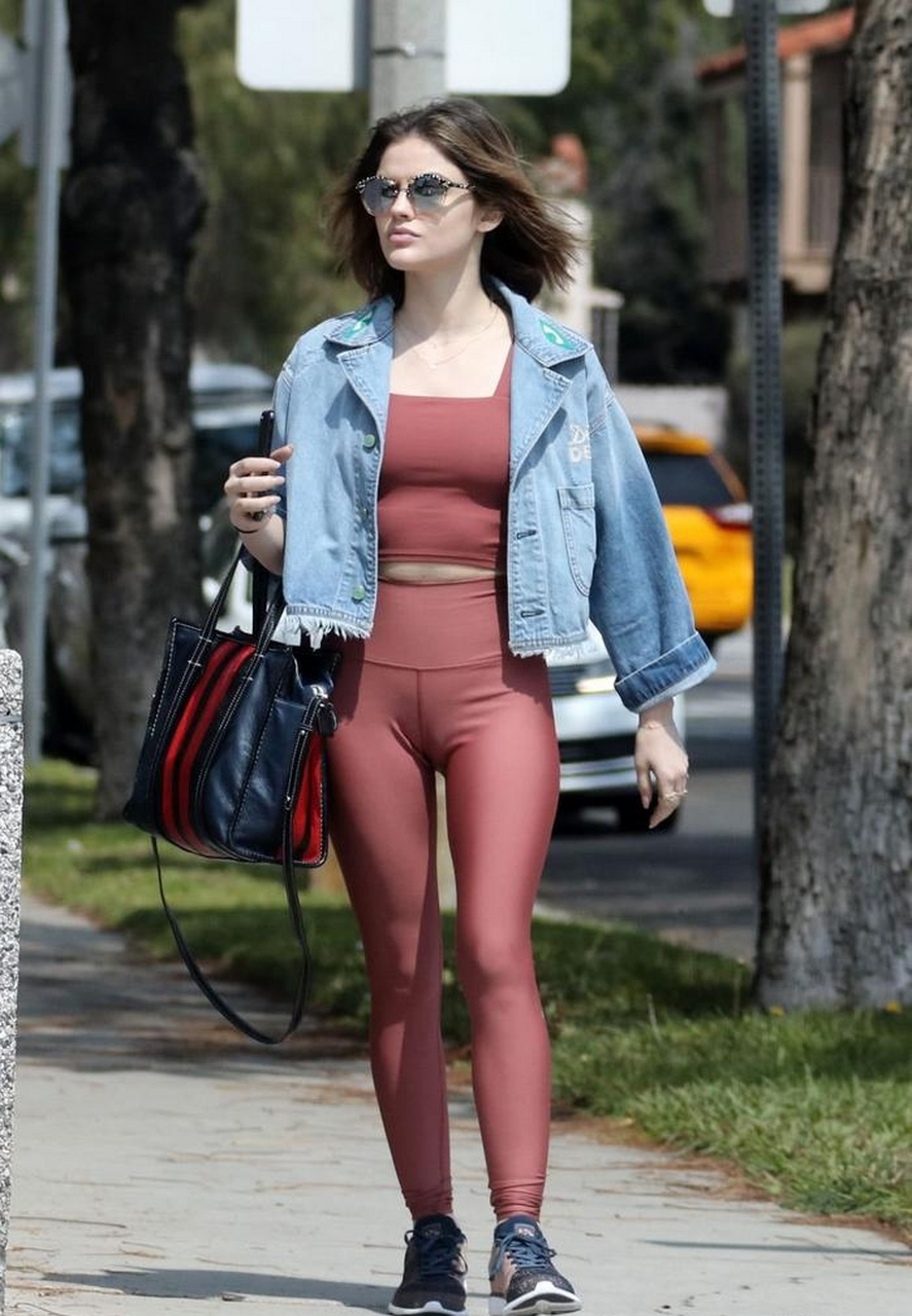 美国演员,歌手露西·海尔(lucy hale),1989年6月出生于美国田纳西州