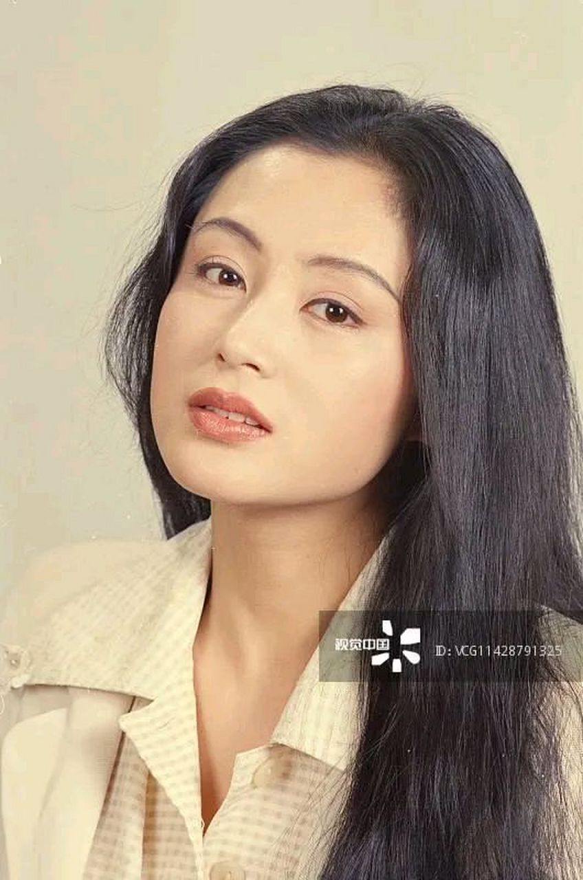 不知陈凯歌为什么抛弃了同居多年,善良忠厚又很有才华的倪萍,而和陈红