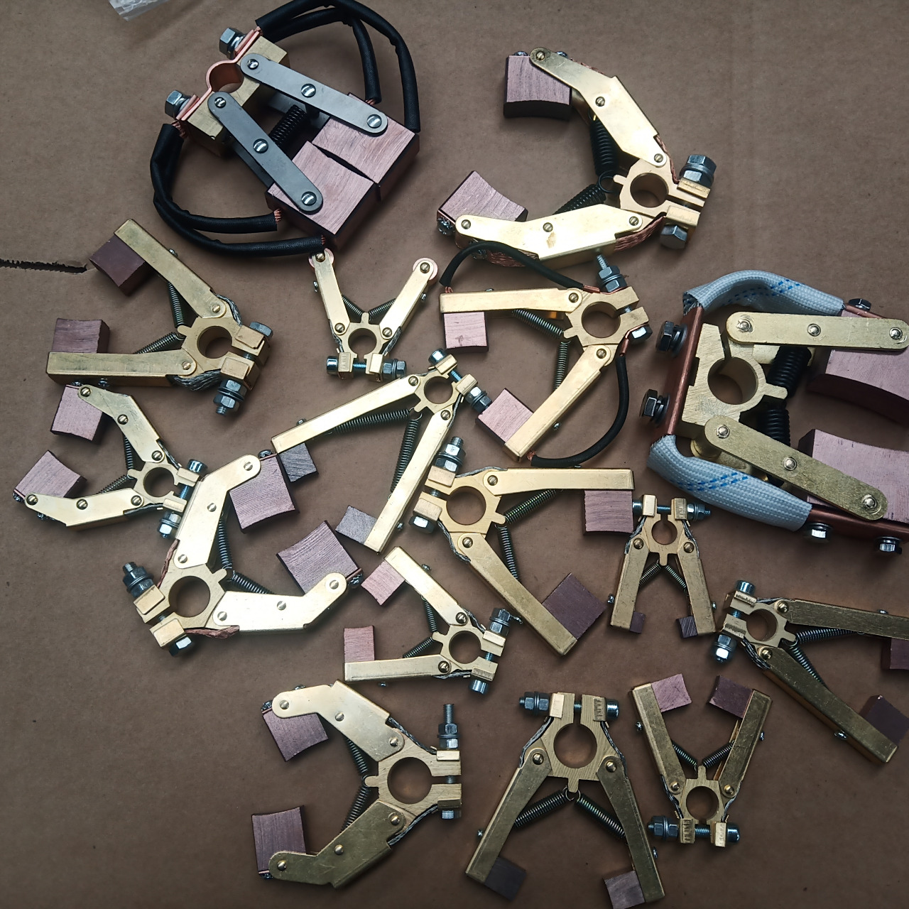 集电环  碳刷架