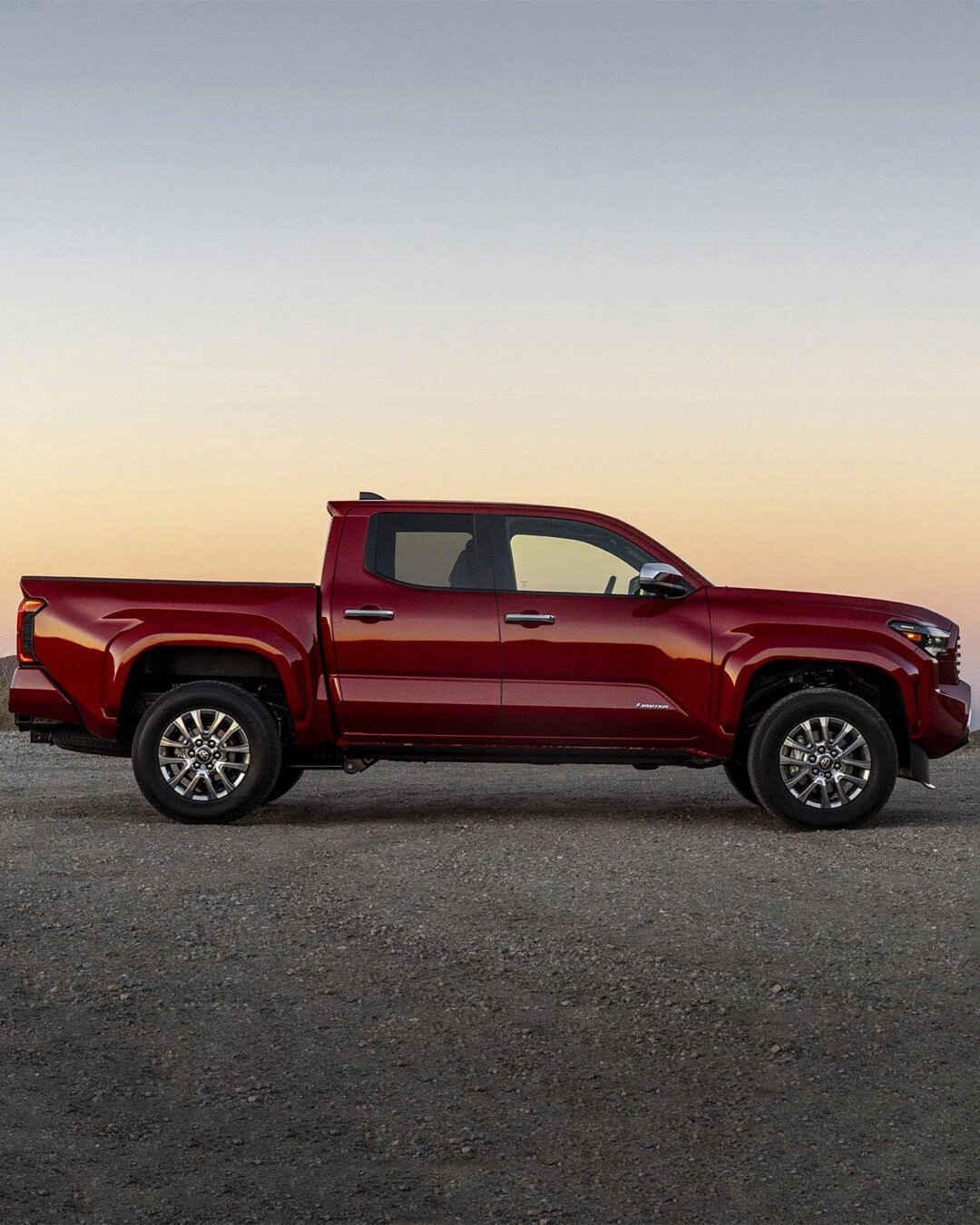 丰田tacoma:皮卡市场的佼佼者,抑或电动汽车的挑战者?