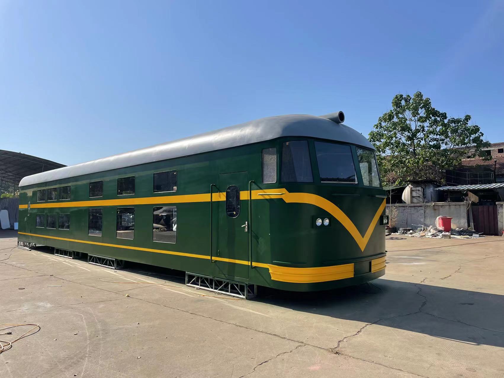 20米东风绿皮火车餐厅