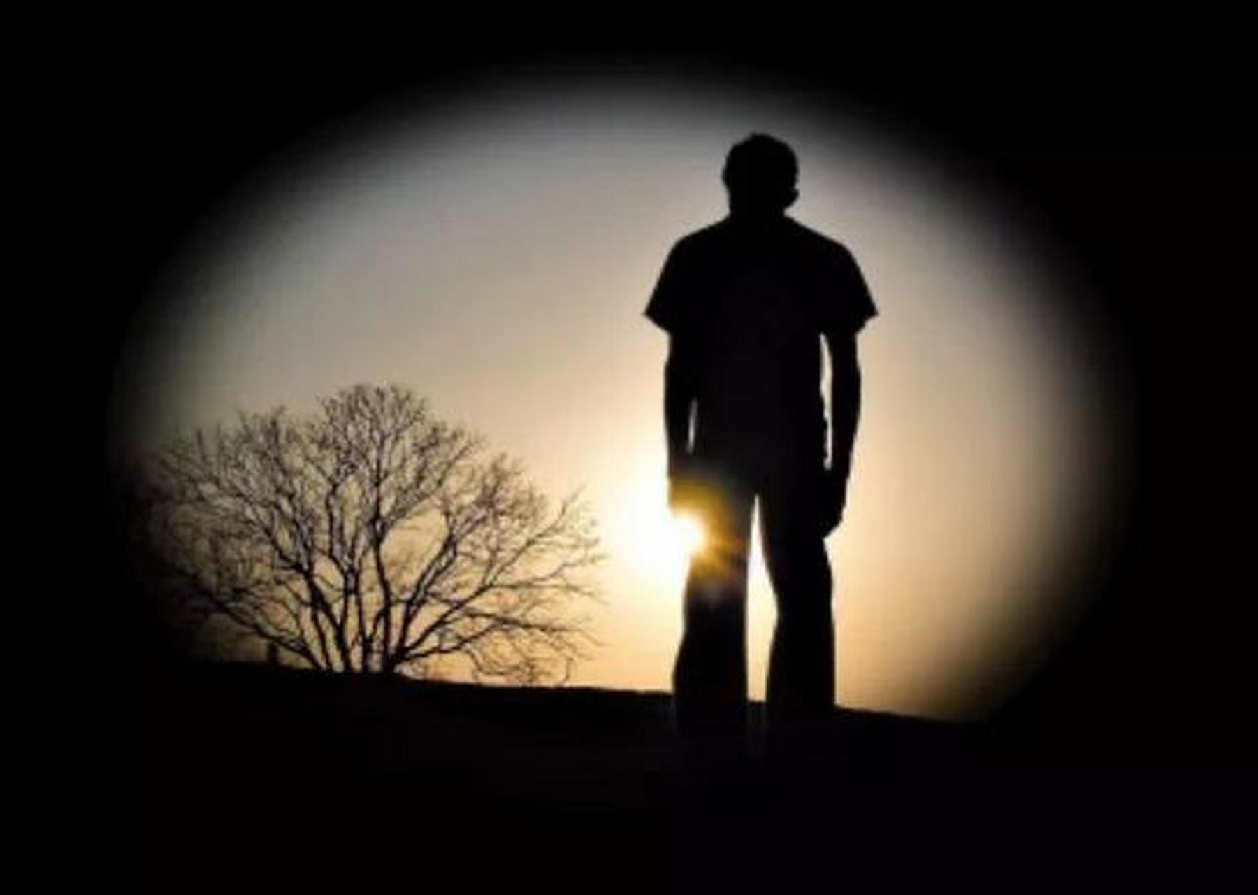 中年落魄男性的标准,可不要全被说中啊?  1,从不发微信朋友圈.