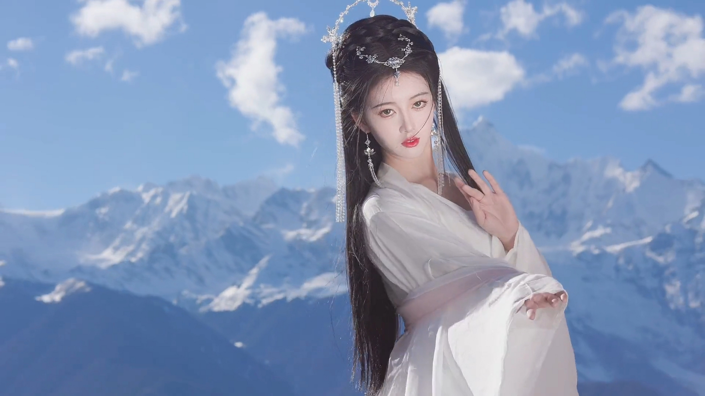 一叶遮天,突然有了安妙依的画面感!  #美女# #遮天# #安妙依