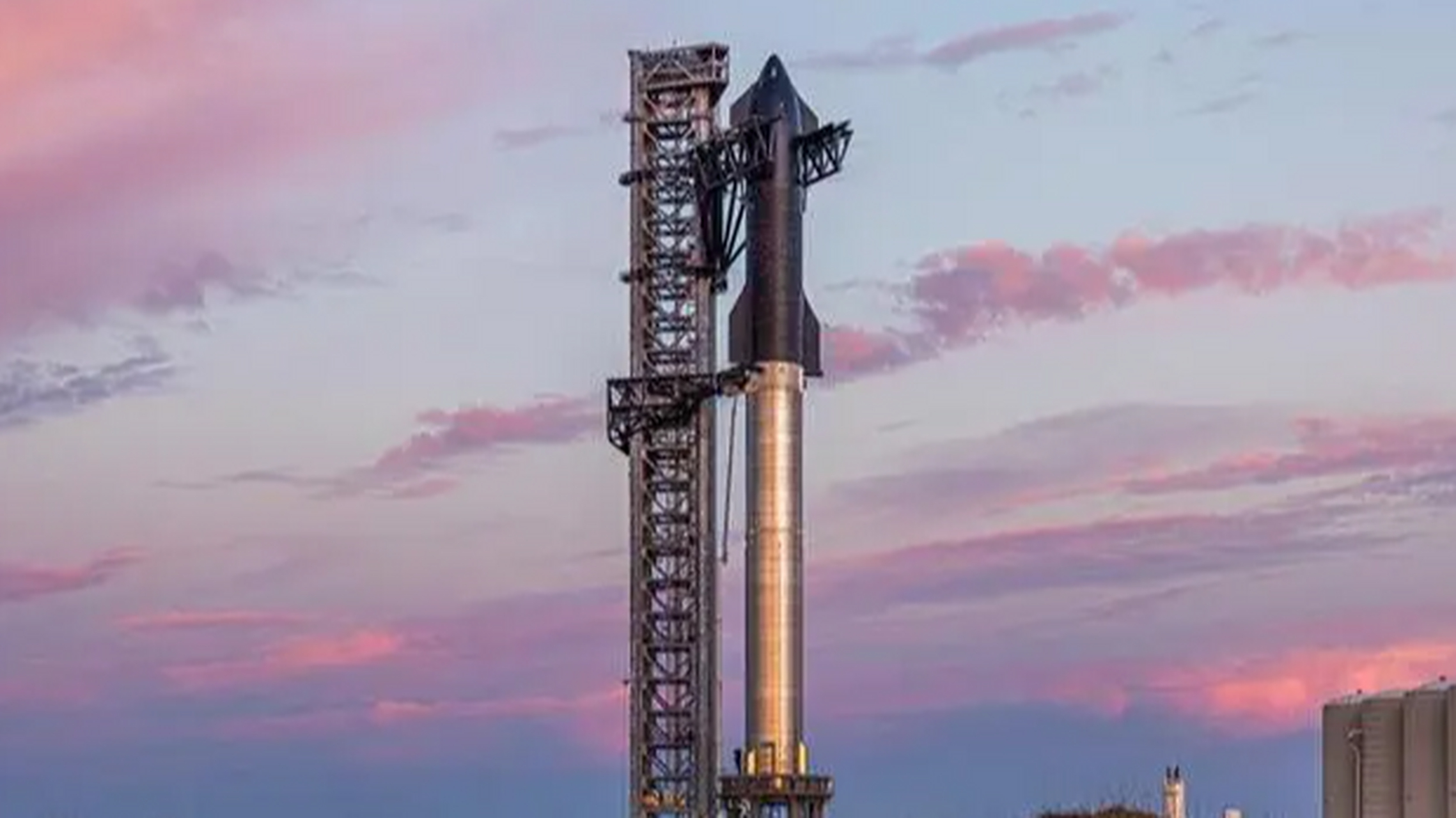 近日有报道称"spacex星舰发射失败"据外媒报道,由spacex研发的运载