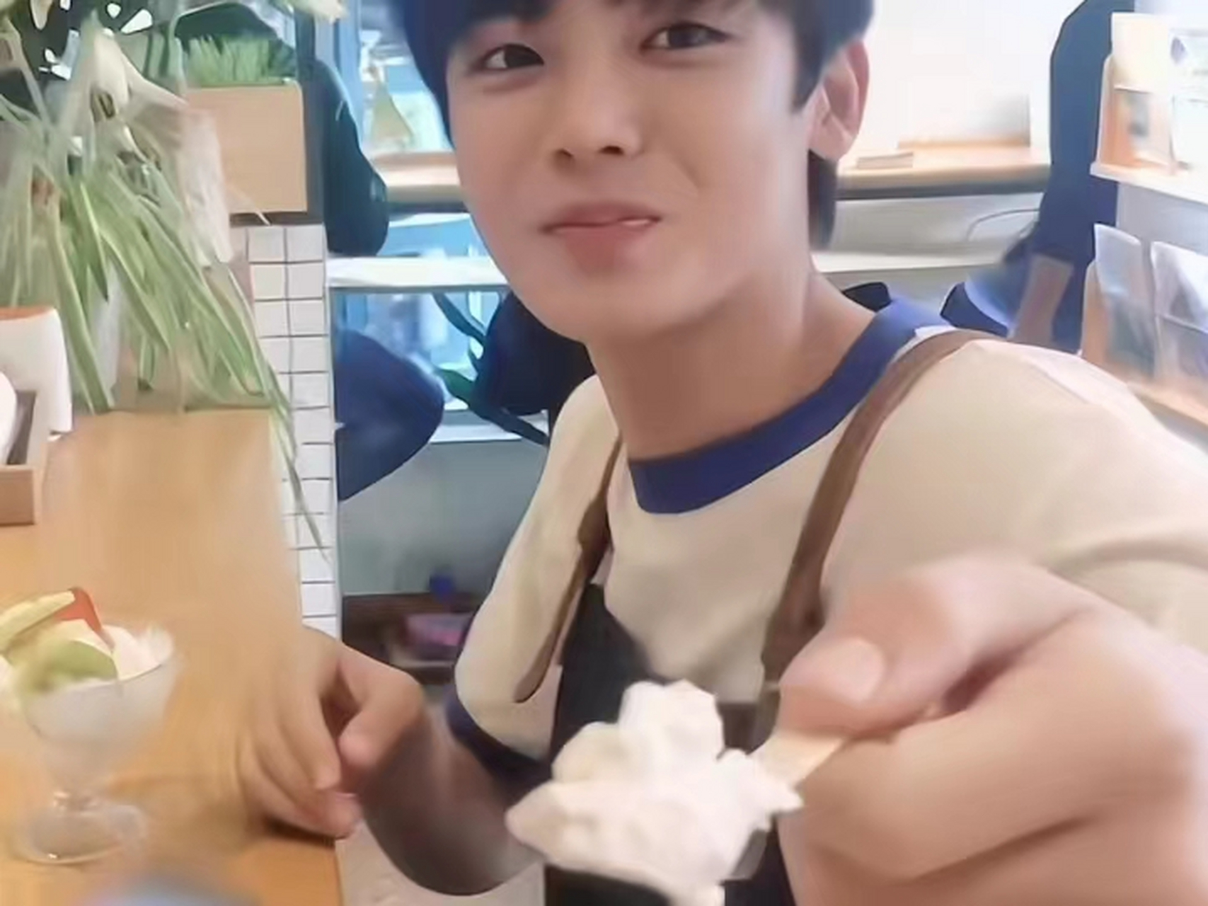 侯明昊的女友视角,真的感觉奶乎乎香香的,忍不住想亲.#侯明昊