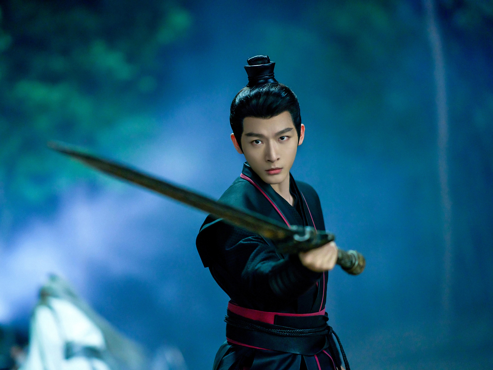 内娱极品仙男,我投张晚意一票.他不管古装戏还是现代戏,都是一股正气.