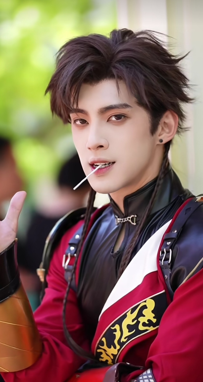 真的好绝呀,这孙策绝啦,cos作者是乙帅indigo#游戏# #帅哥# #cos