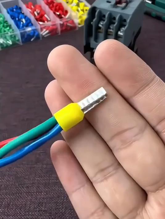 老电工师傅都在用的管型冷压接线端子,压接牢固不虚接!