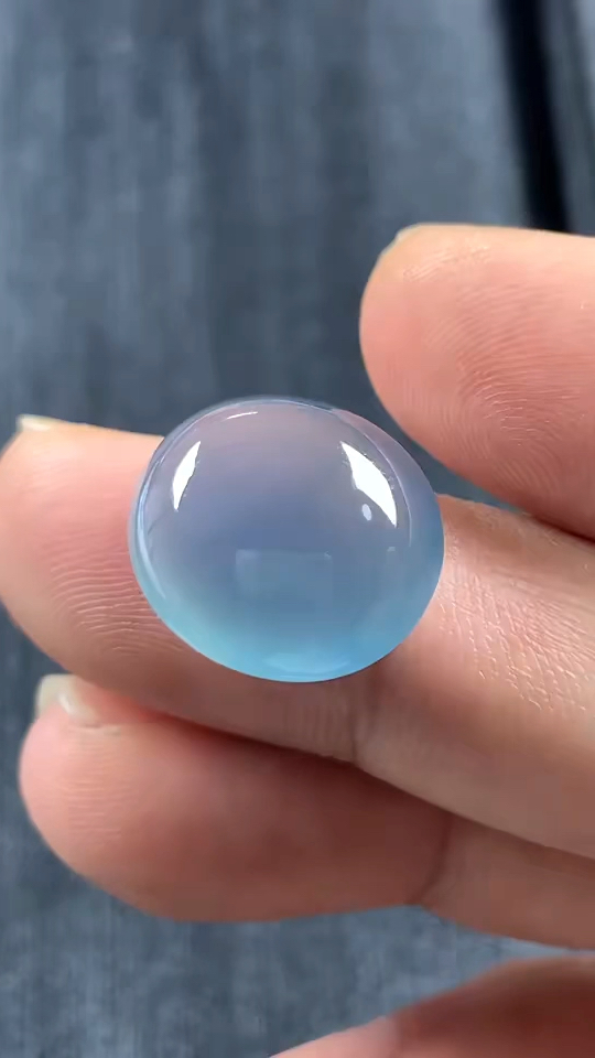 缅甸翡翠天空蓝蛋面