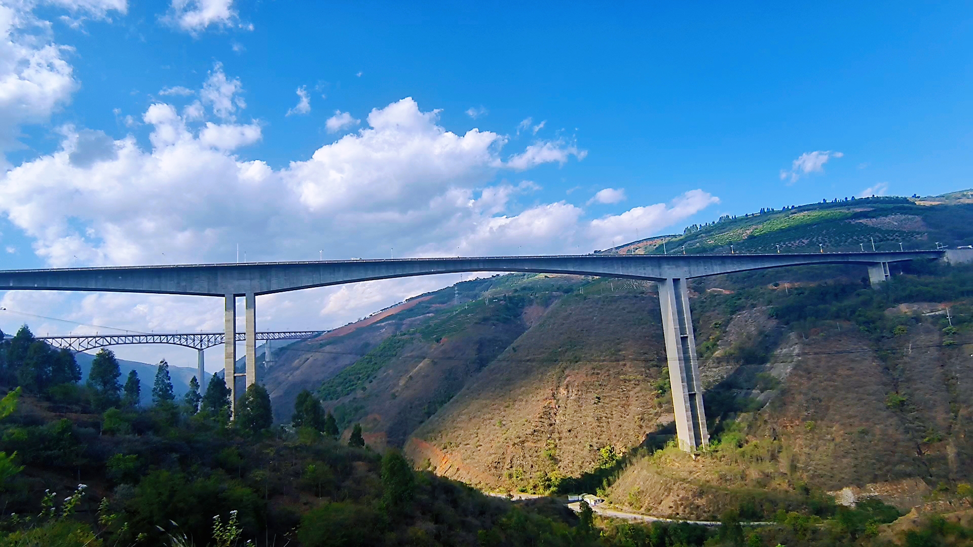 冬日旅行嘉年华# 2003年竣工开通的元江大桥