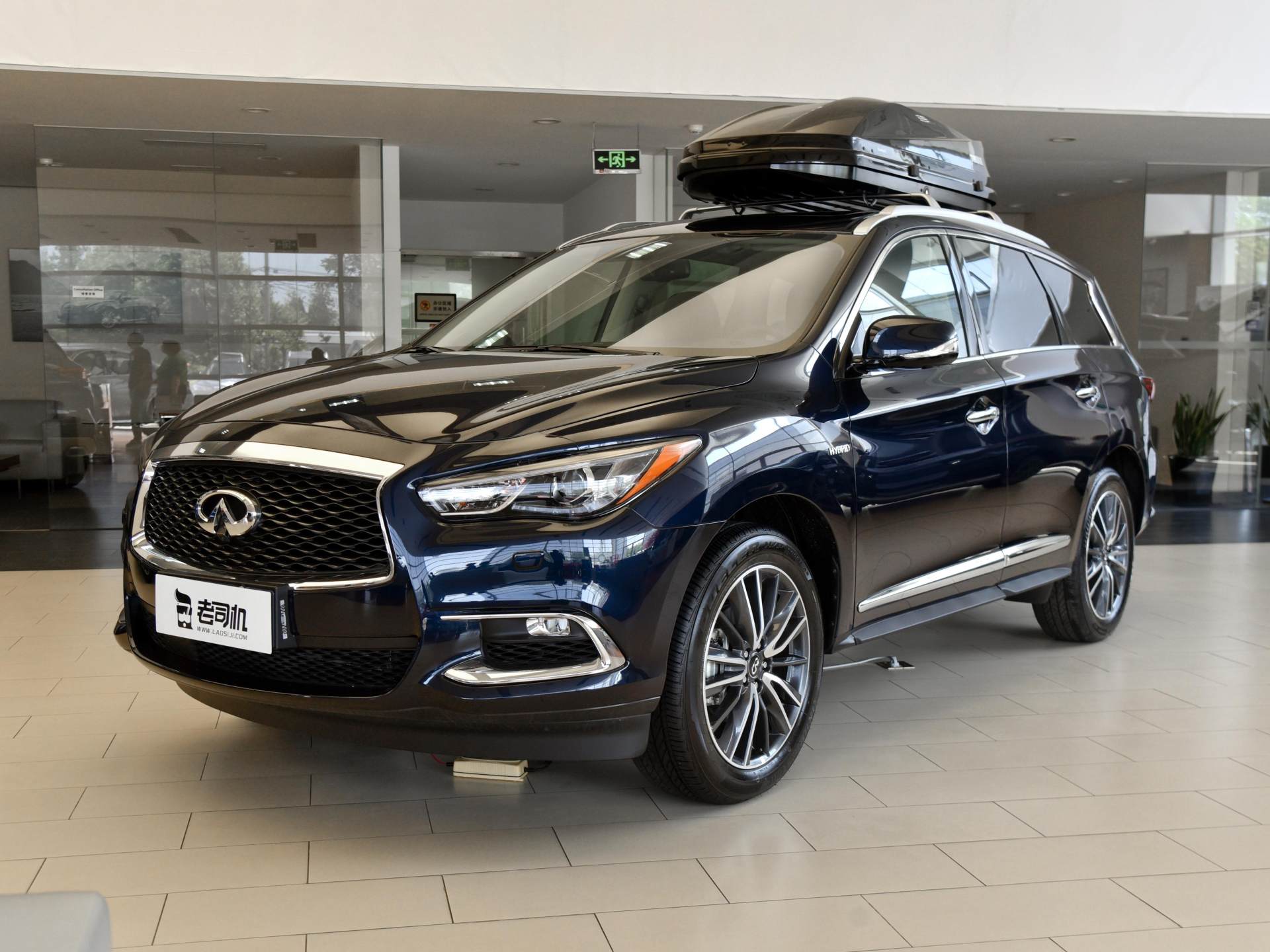 上热搜的车,原装进口7座豪华suv,堪比大沙发,实拍英菲尼迪qx60