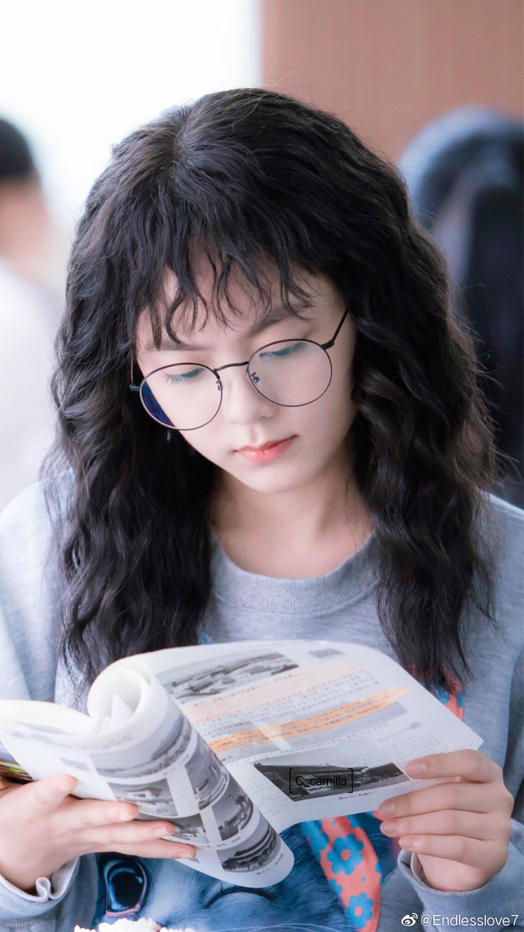 赵今麦的精美壁纸更新,铁粉们快来点赞领取!