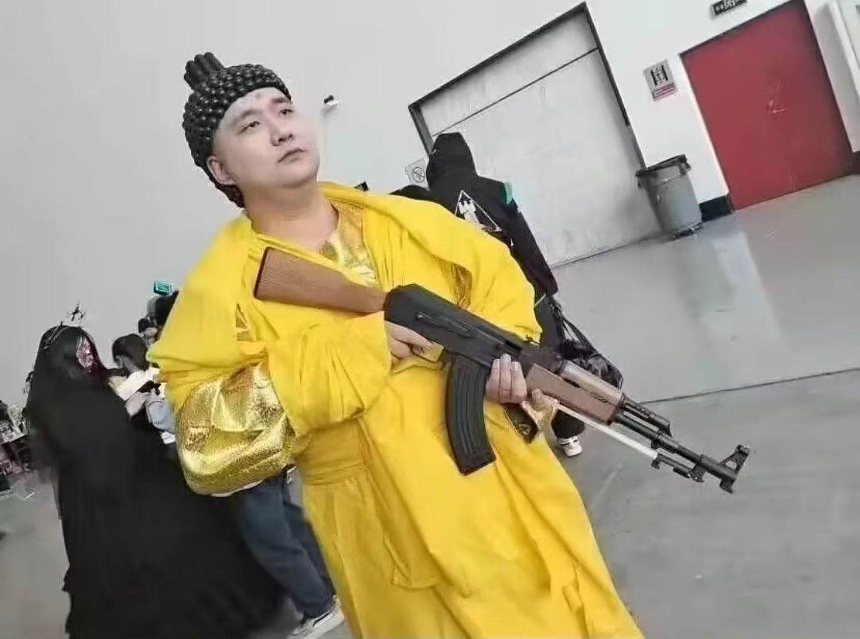 今年流行物理超度么?[苦思冥想]