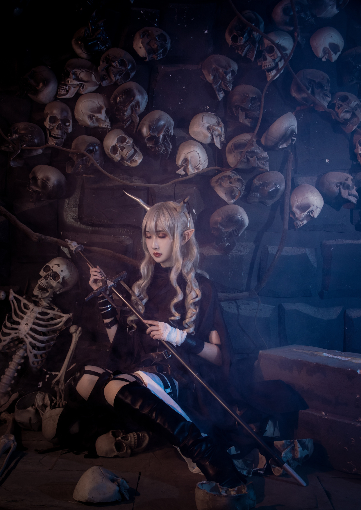 美女与骷髅,这个闪灵cosplay的有点"重口",胆小勿入哦